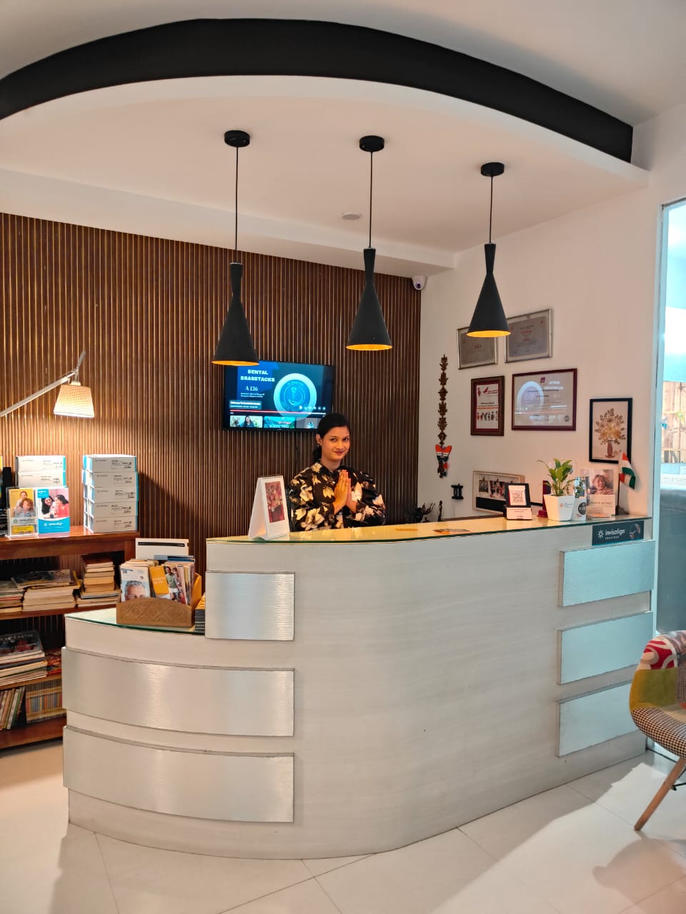 Reception at Dental Brasstacks, Vipul World, Sohna Road, Gurugram